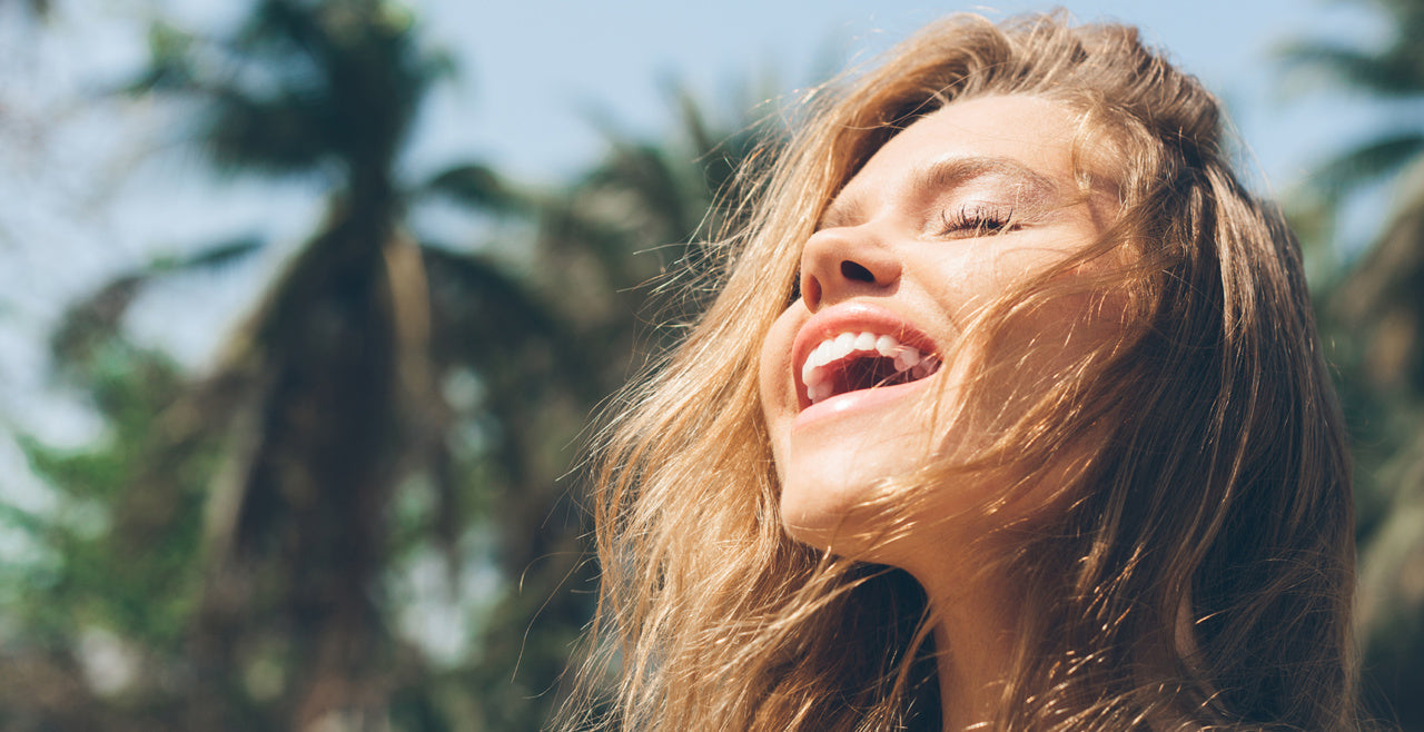 Sol, Playa, Arena y… ¿Cabello Maltratado? El Plan de Rescate Post-Vacacional