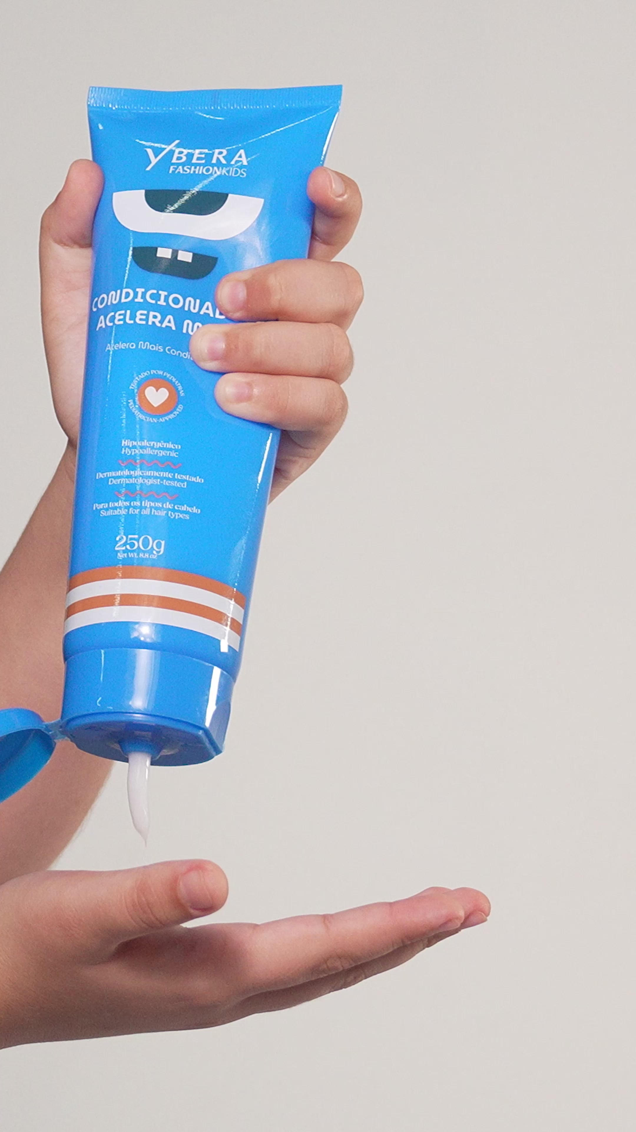 Cronograma Niño Fashion Kids Lata (Shampoo 300ml + Acondicionador 250g + Crema de Peinar Fijadora 200g)